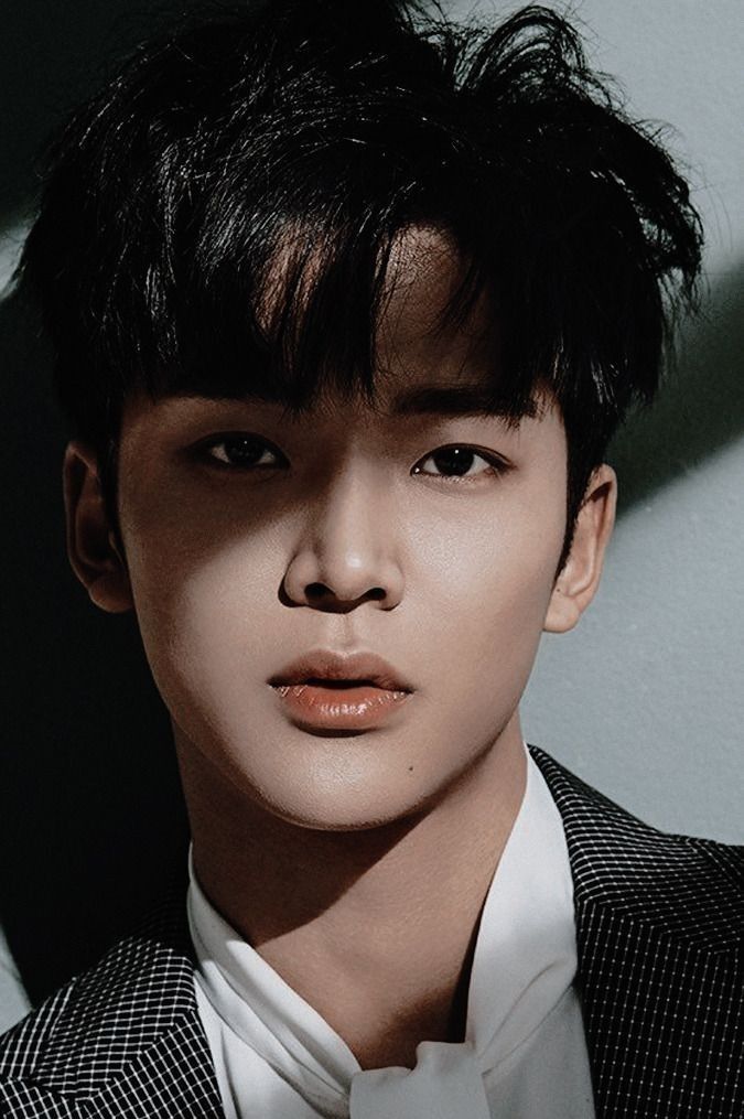 A moment captured by a fan of Rowoon