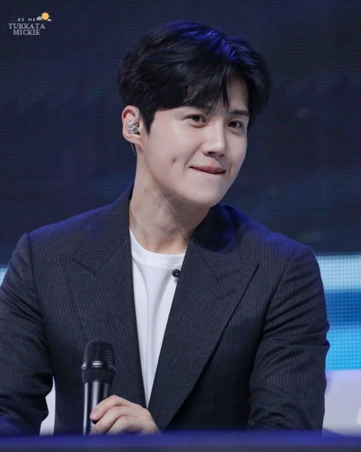 A moment captured by a fan of Kim Seonho
