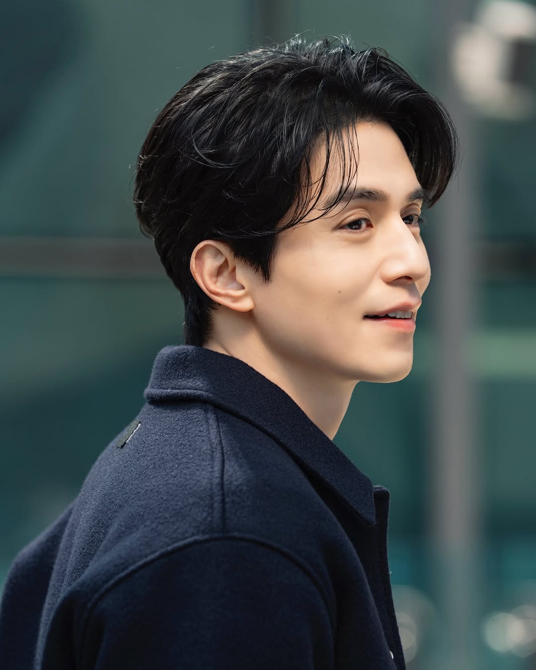 A moment captured by a fan of Lee Dongwook