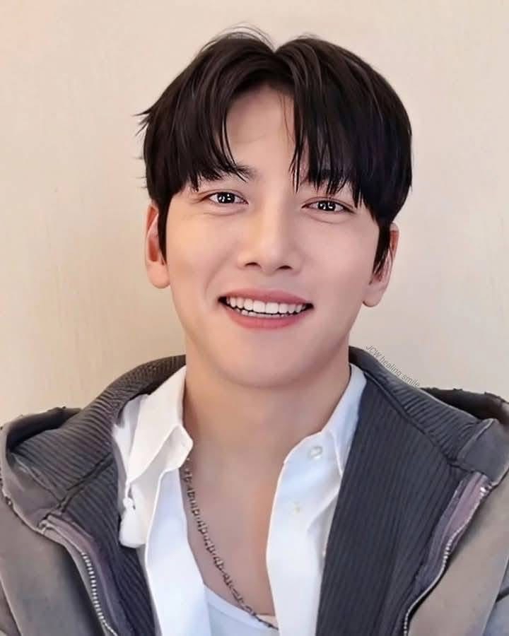 Behind-the-scenes cut of Ji Changwook