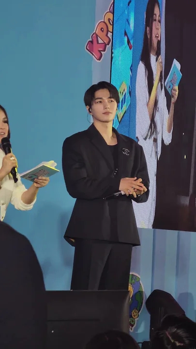 Behind-the-scenes cut of Kim Myungsoo (L)