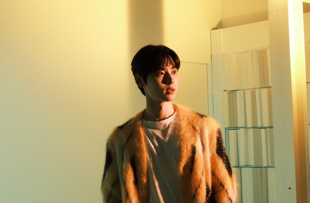 Behind-the-scenes cut of Hwang Minhyun
