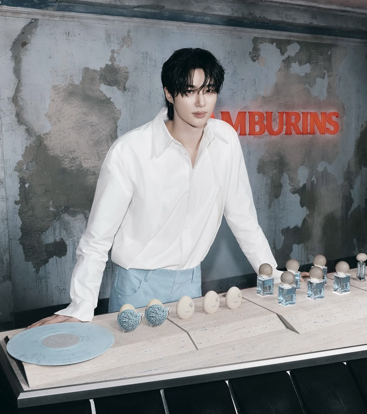 Behind-the-scenes cut of Byeon Wooseok
