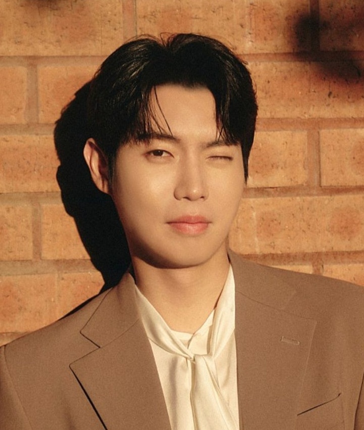 Latest photo of Son Taejin