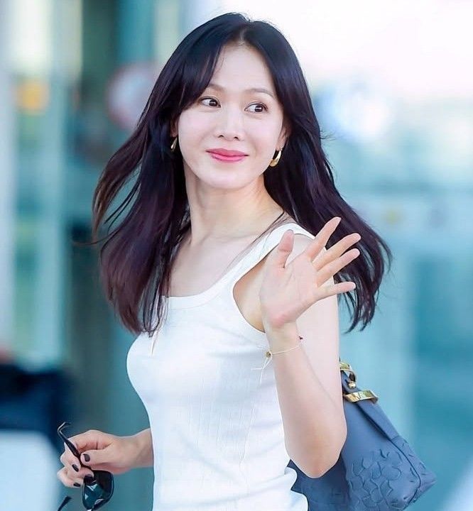 Latest photo of Son Yejin