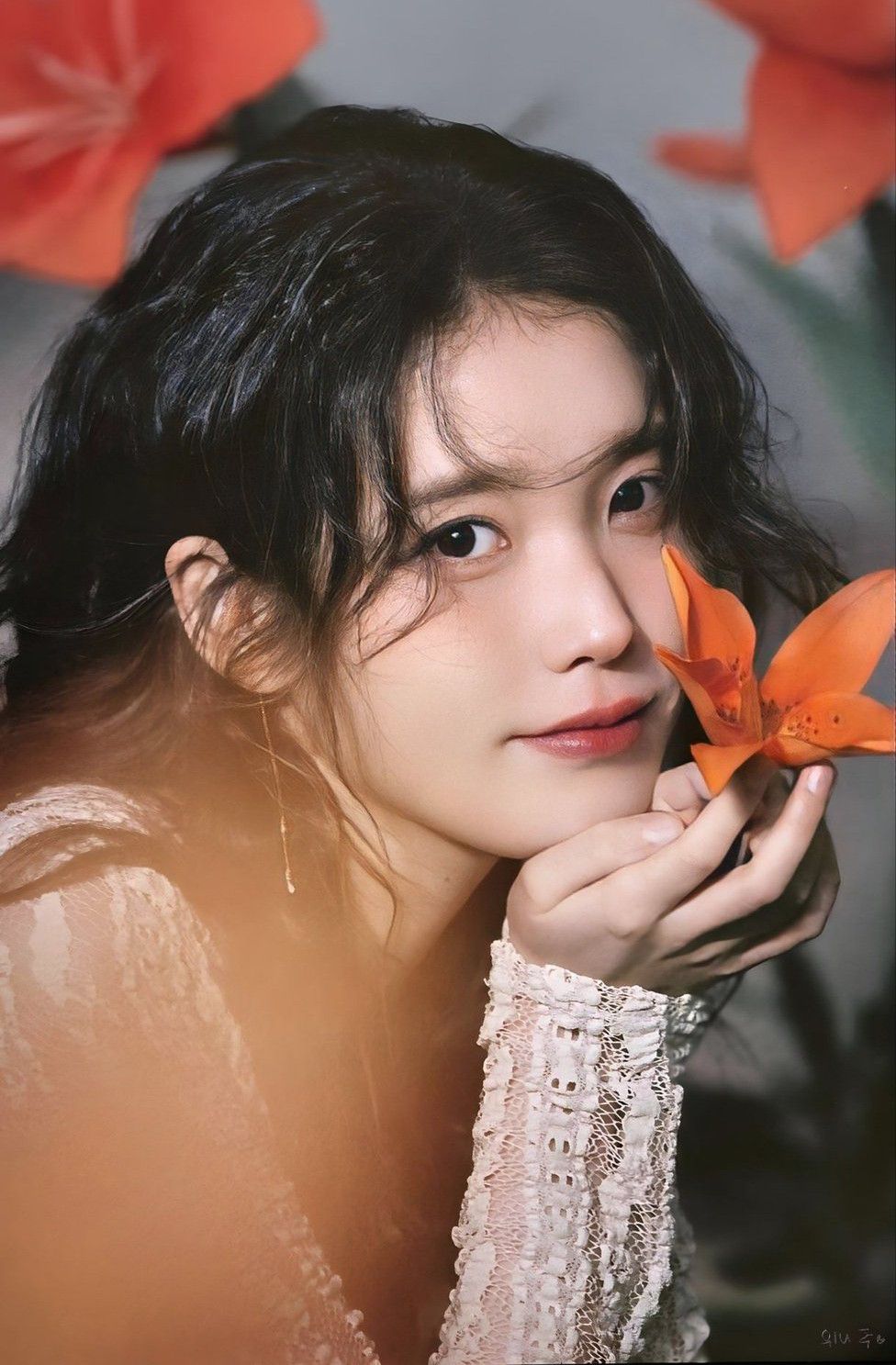 Behind-the-scenes cut of IU