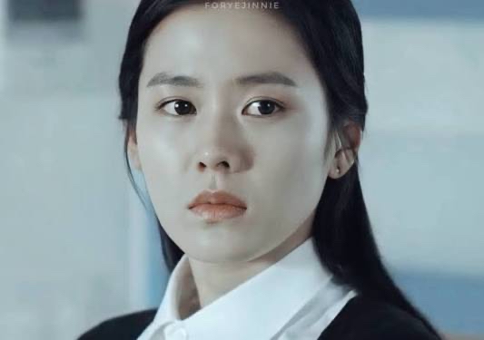 손예진의 최신 사진