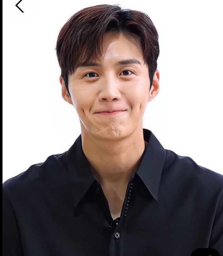 Behind-the-scenes cut of Kim Seonho