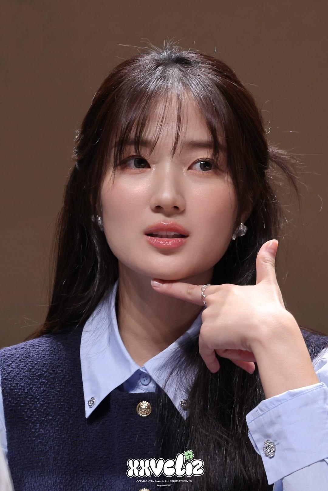 A moment captured by a fan of Kim Hyeyoon