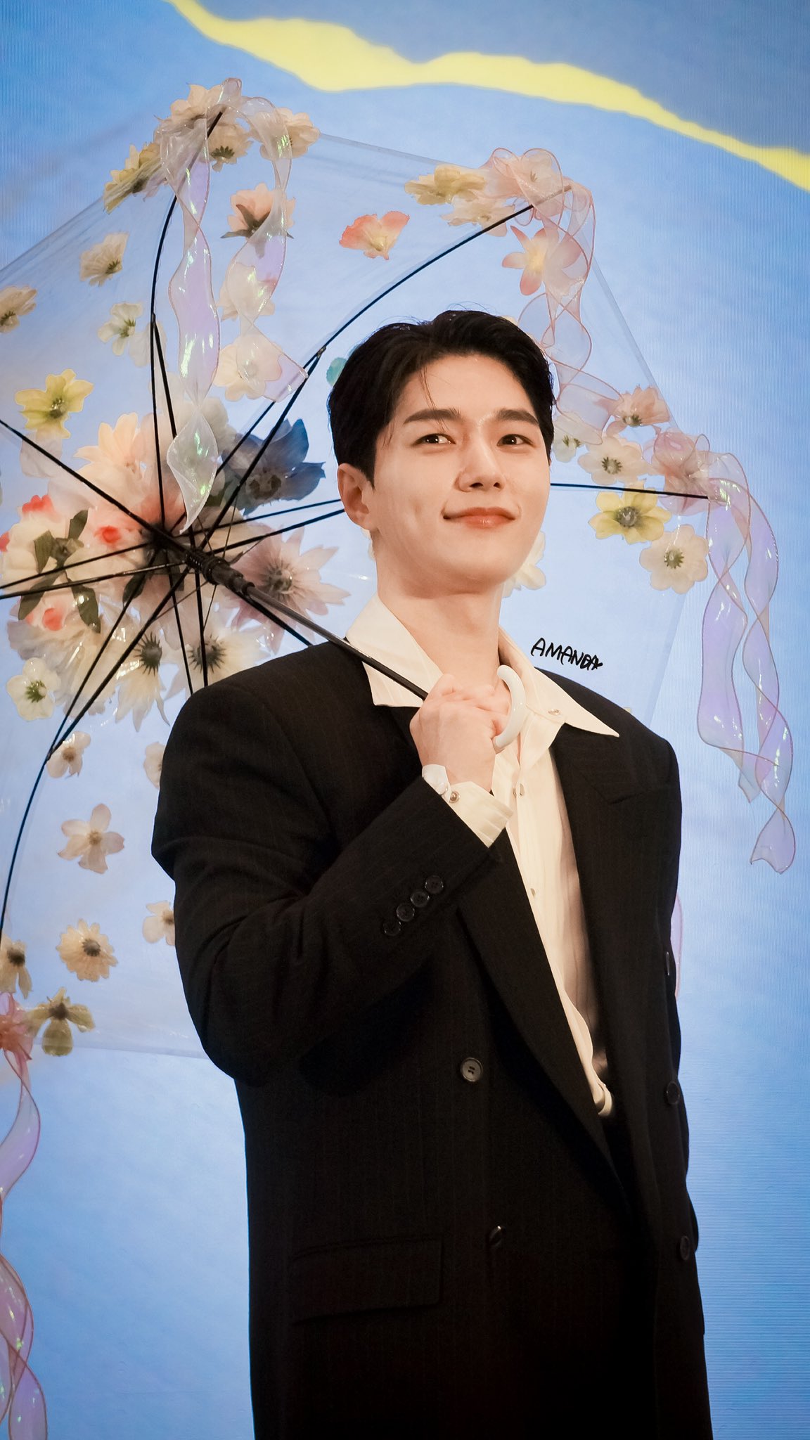 Today's popular wallpaper in Kim Myungsoo (L) community