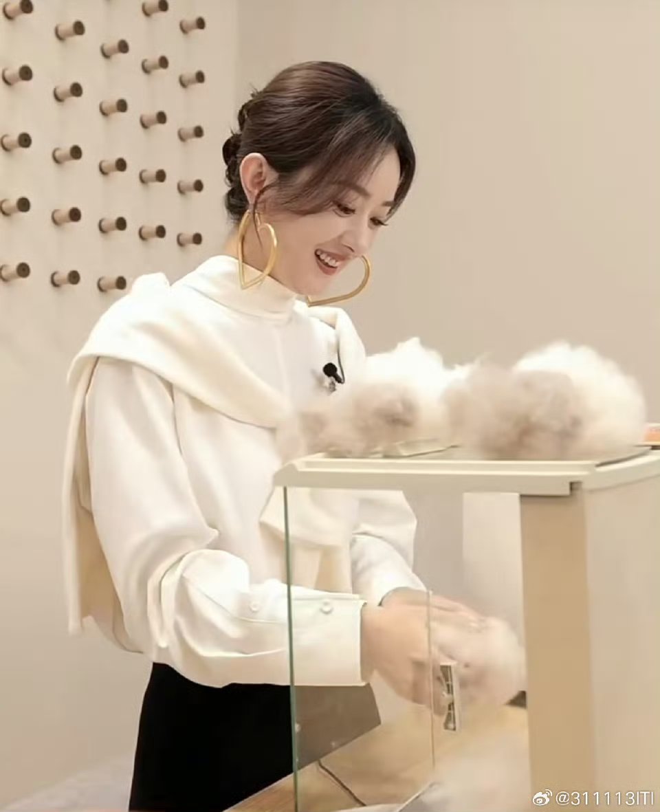 趙麗穎の最新写真