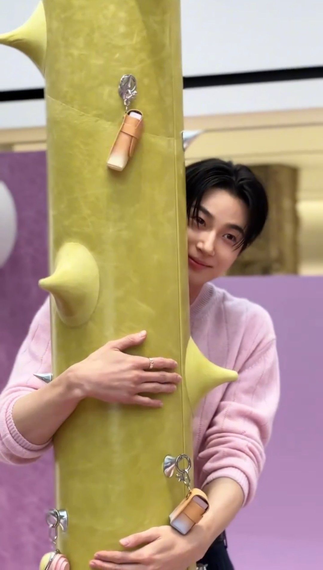 Behind-the-scenes cut of Byeon Wooseok