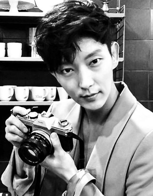 Momen yang diabadikan oleh penggemar Lee Joongi