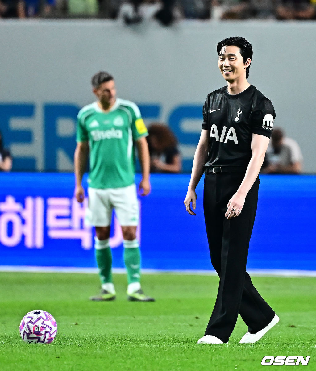 Behind-the-scenes cut of Park Seojoon