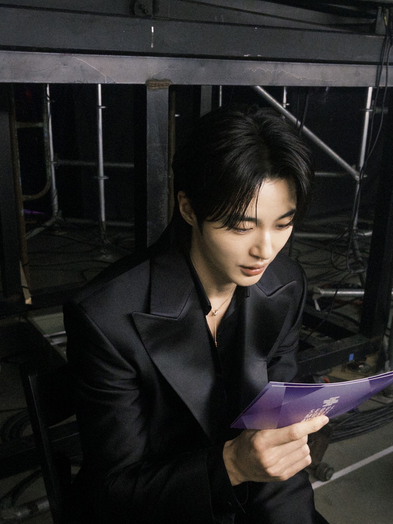 Behind-the-scenes cut of Byeon Wooseok