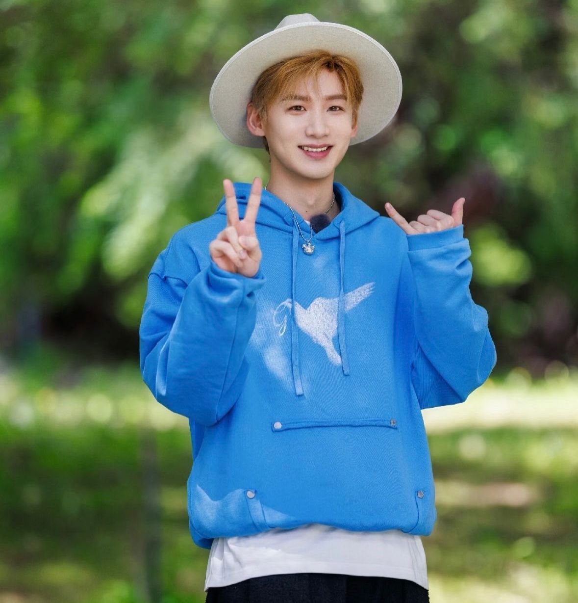 Behind-the-scenes cut of Bai Jingting