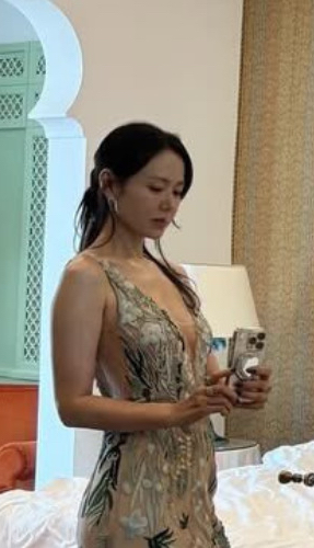 Representative background image loved by Son Yejin fandom