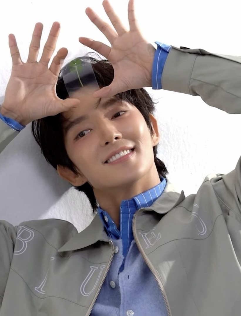 A moment captured by a fan of Lee Joongi