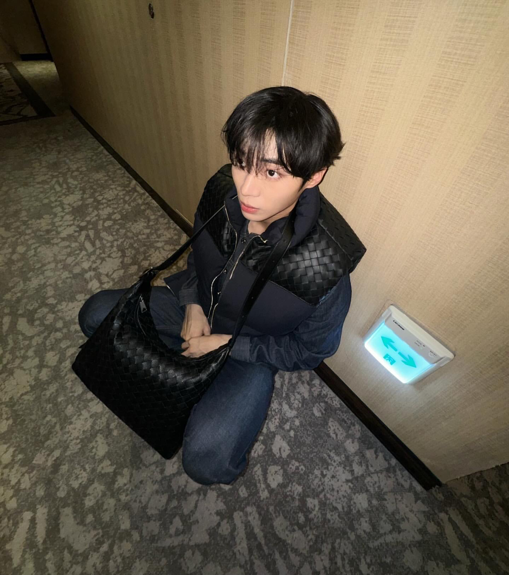 Behind-the-scenes cut of Choo Youngwoo