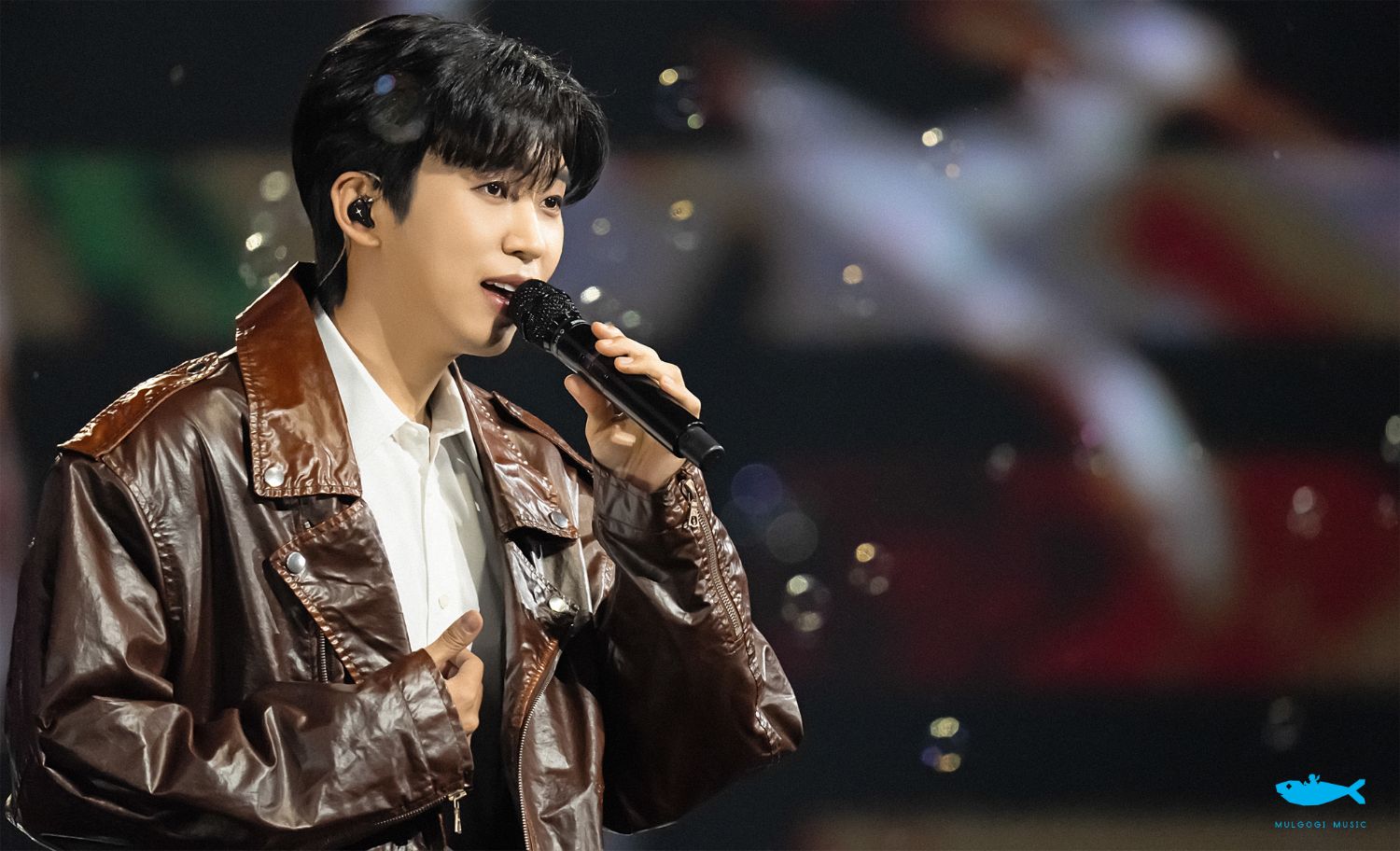 A moment captured by a fan of Lim Youngwoong
