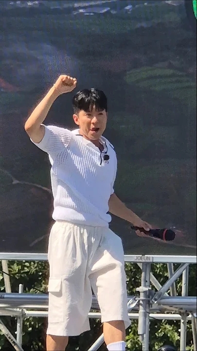 Behind-the-scenes cut of Na Taejoo
