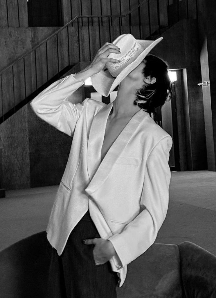 Behind-the-scenes cut of Byeon Wooseok
