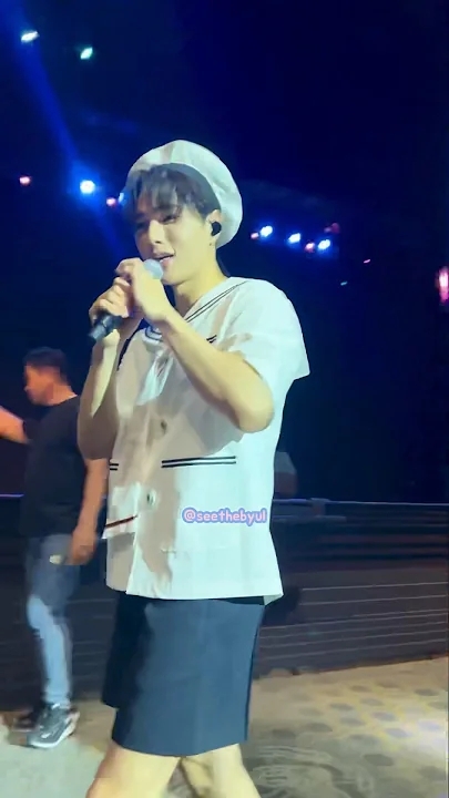 Special wallpaper made by Kim Myungsoo (L)'s fans