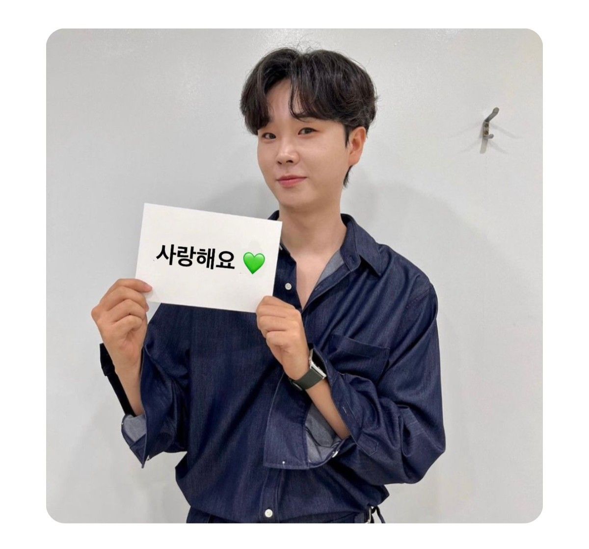 Behind-the-scenes cut of Song Minjun