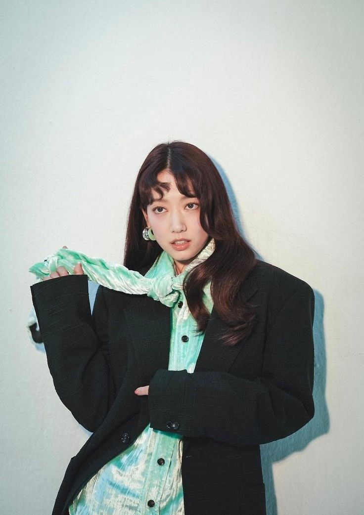 Behind-the-scenes cut of Park Shinhye