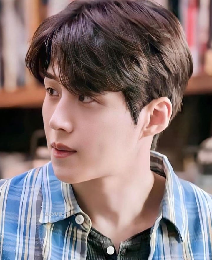 Behind-the-scenes cut of Kim Seonho