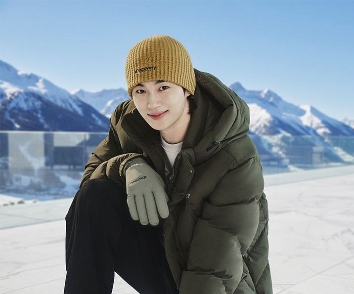 Recent activity shot of Byeon Wooseok