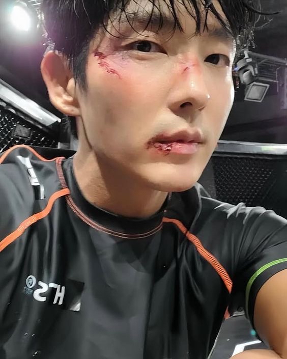 A moment captured by a fan of Lee Joongi