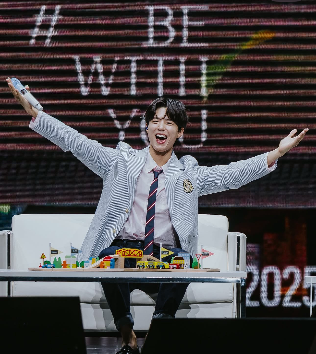 Behind-the-scenes cut of Park Bogum