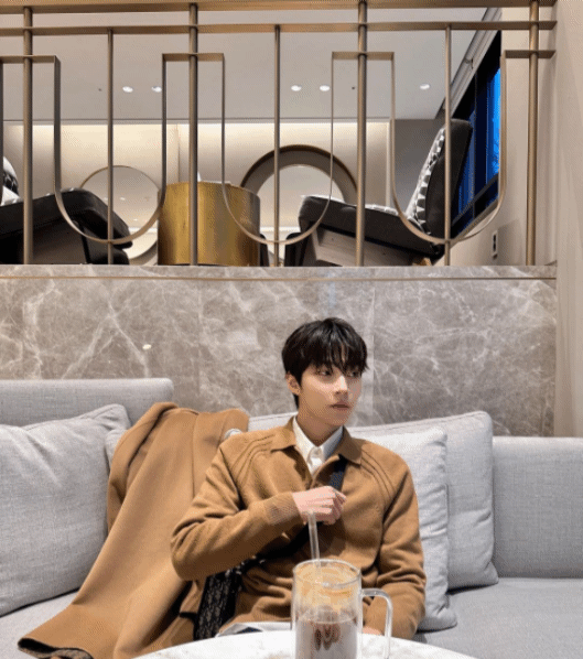 Foto kegiatan terbaru dari Hwang Inyoup