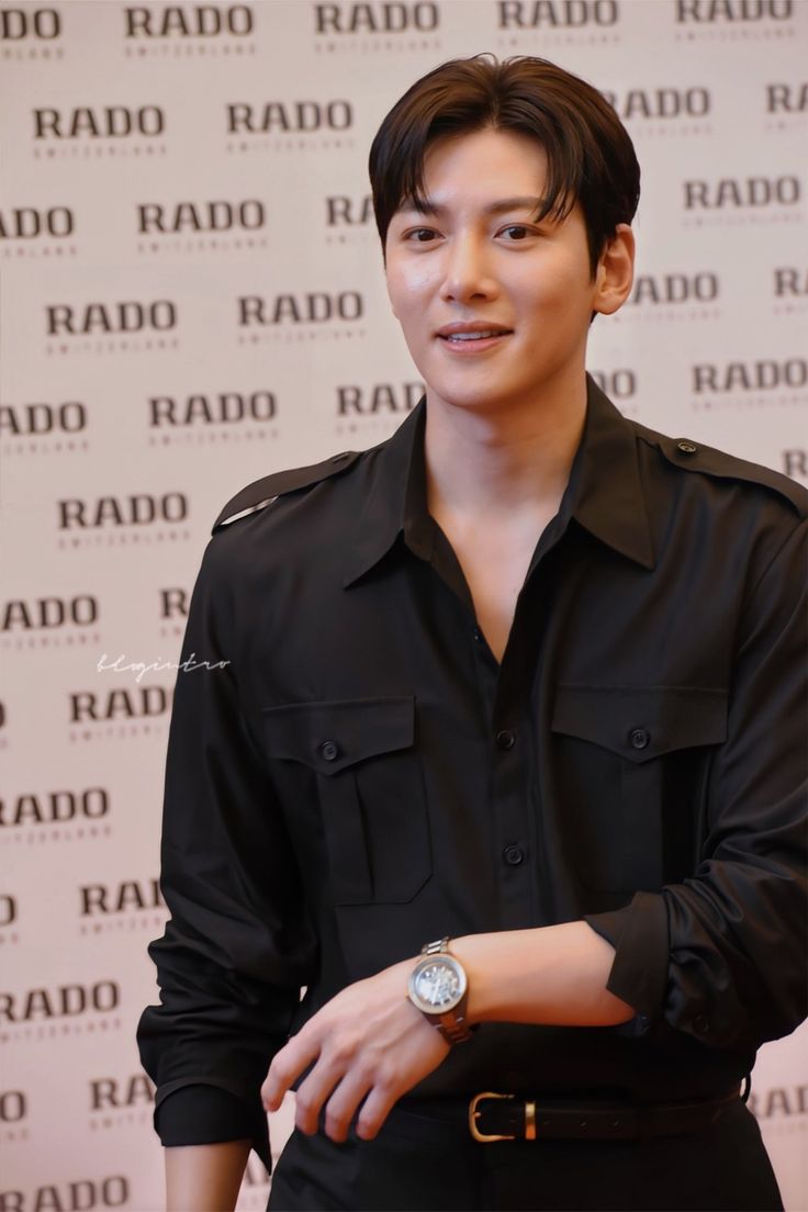 Behind-the-scenes cut of Ji Changwook