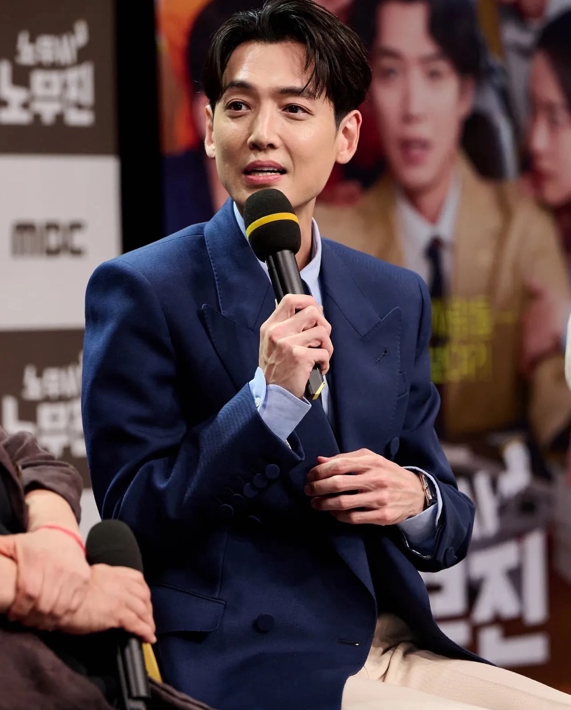 A moment captured by a fan of Jung Kyungho