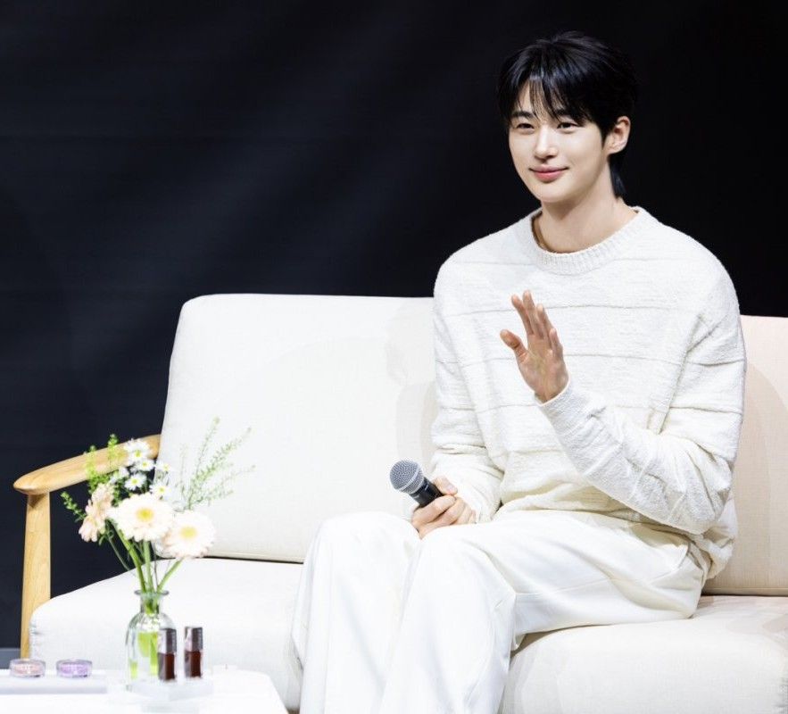 Momen yang diabadikan oleh penggemar Byeon Wooseok