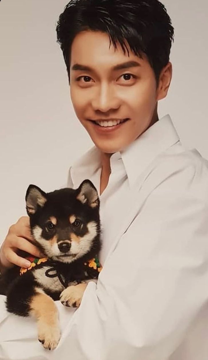 Recent activity shot of Lee Seunggi