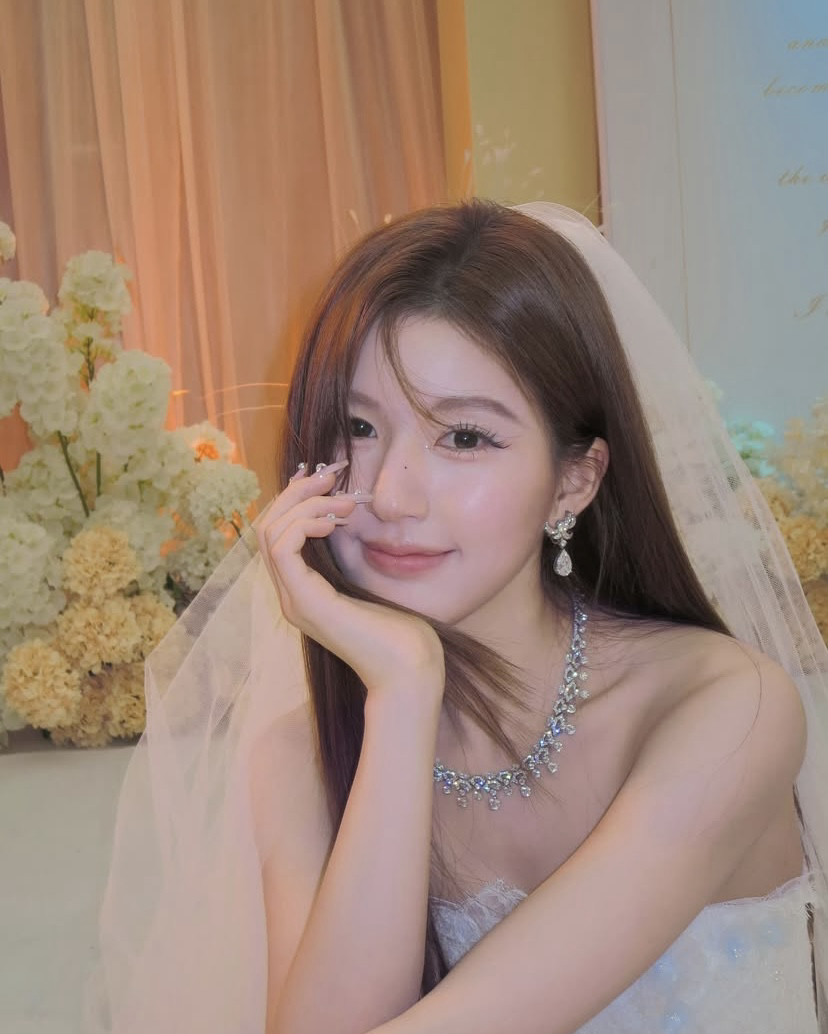 Behind-the-scenes cut of Zhao Lusi