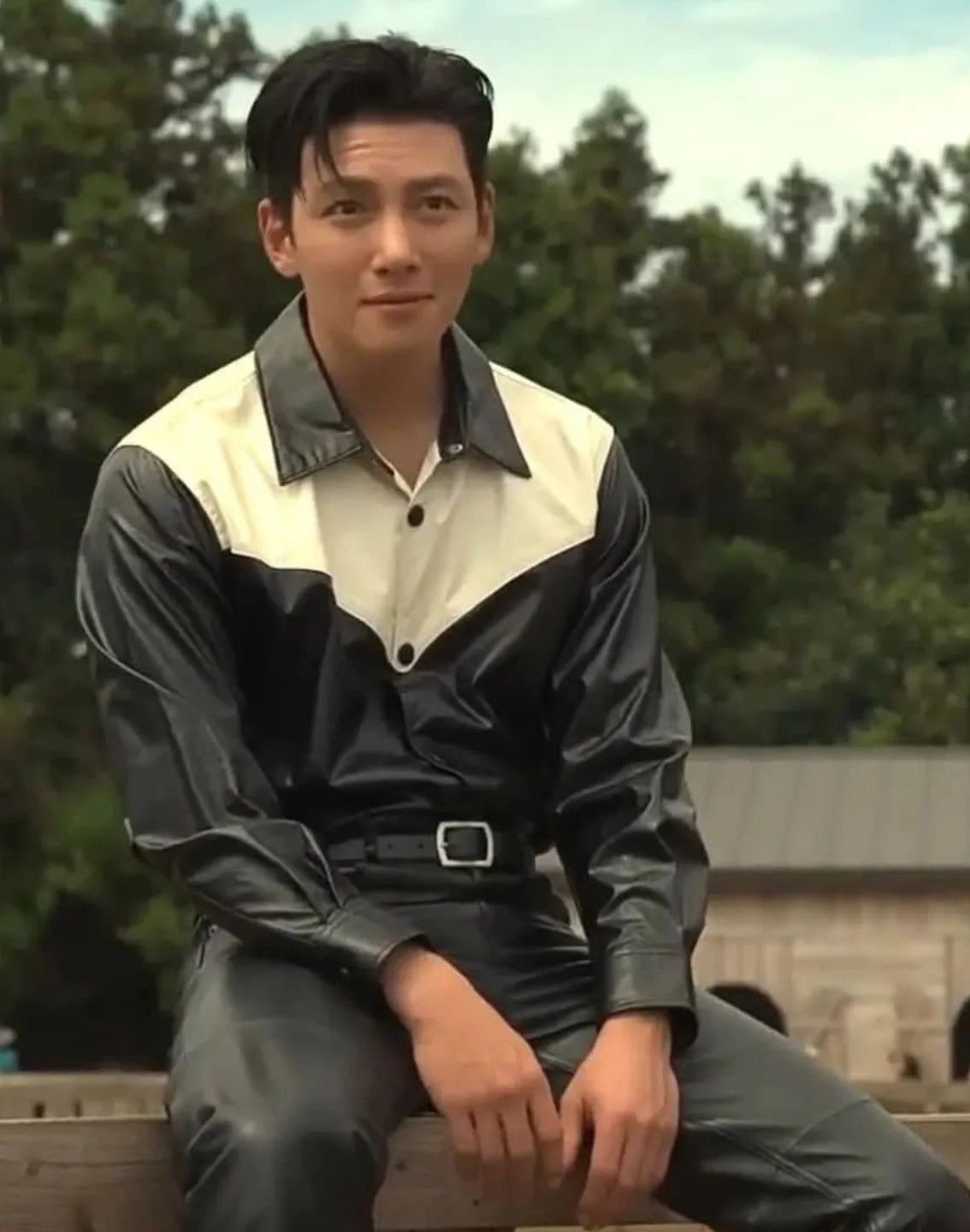 Behind-the-scenes cut of Ji Changwook