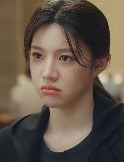 Behind-the-scenes cut of Go Younjung