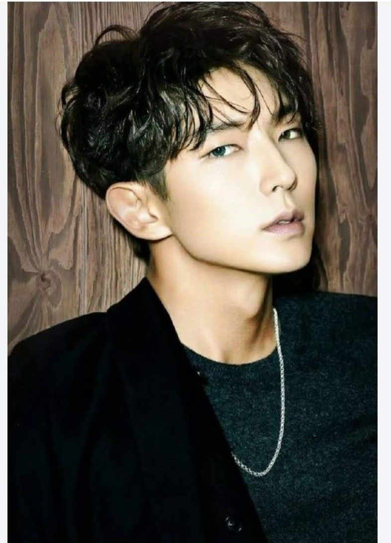 Foto terbaru dari Lee Joongi