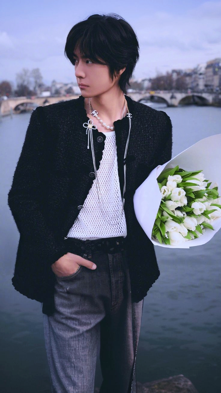 Today's popular wallpaper in Wang Yibo community