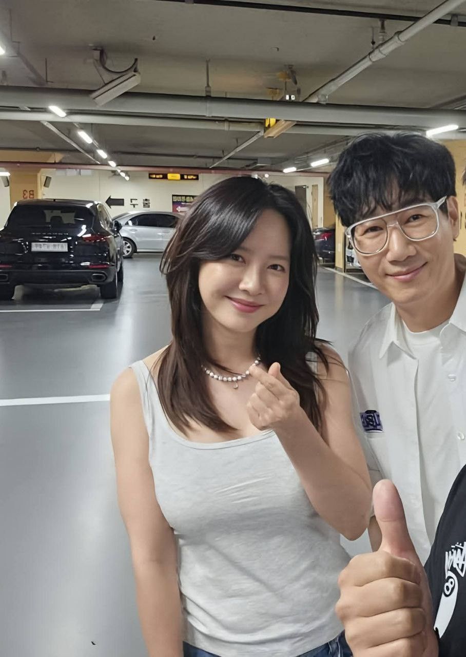 Behind-the-scenes cut of Song Jihyo