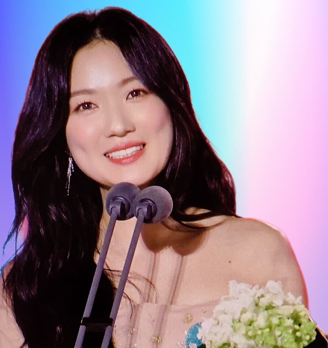 Behind-the-scenes cut of Kim Hyeyoon