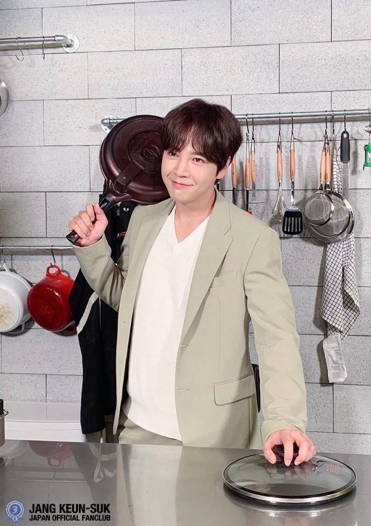 Latest photo of Jang Geunsuk