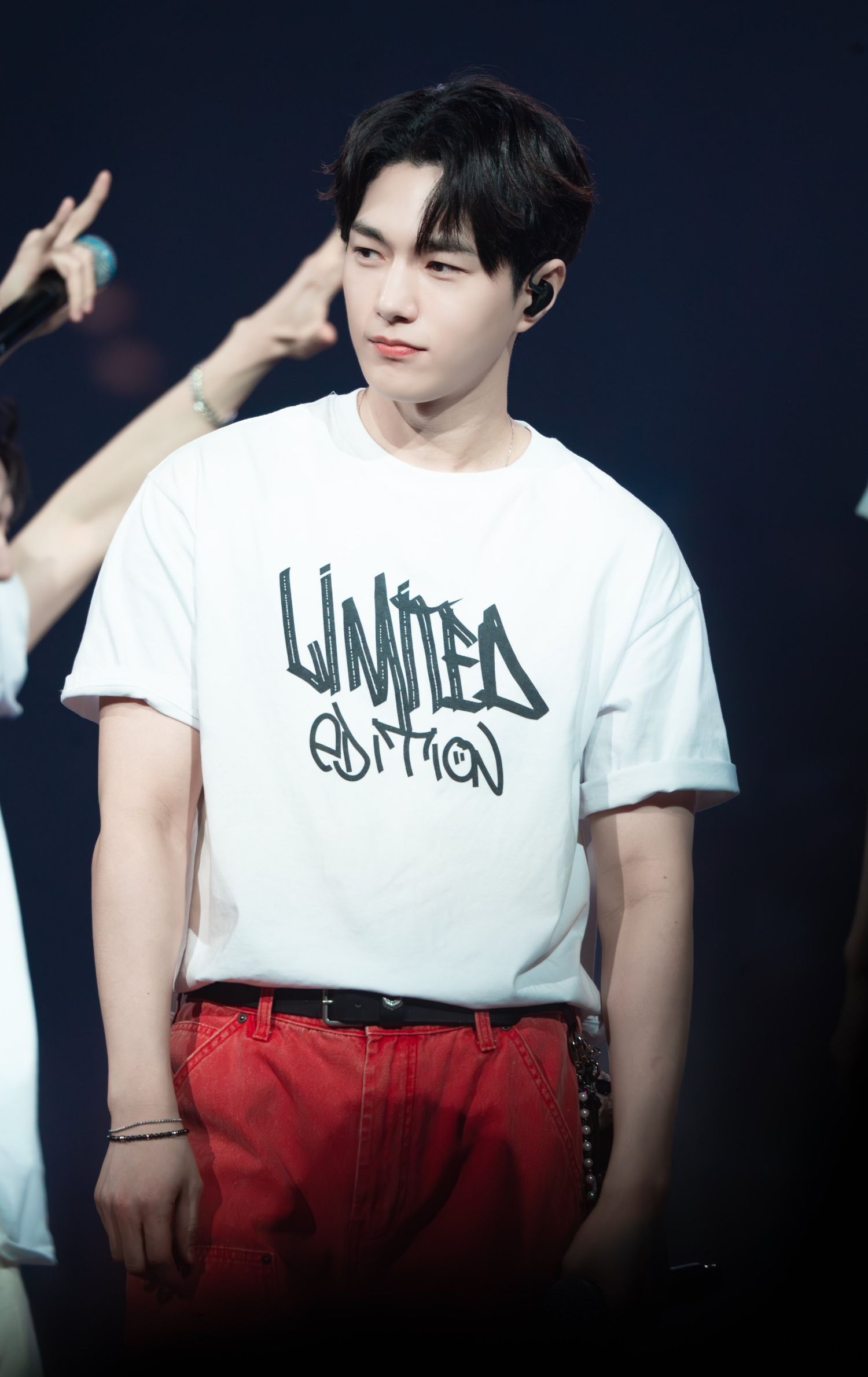 Latest photo of Kim Myungsoo (L)