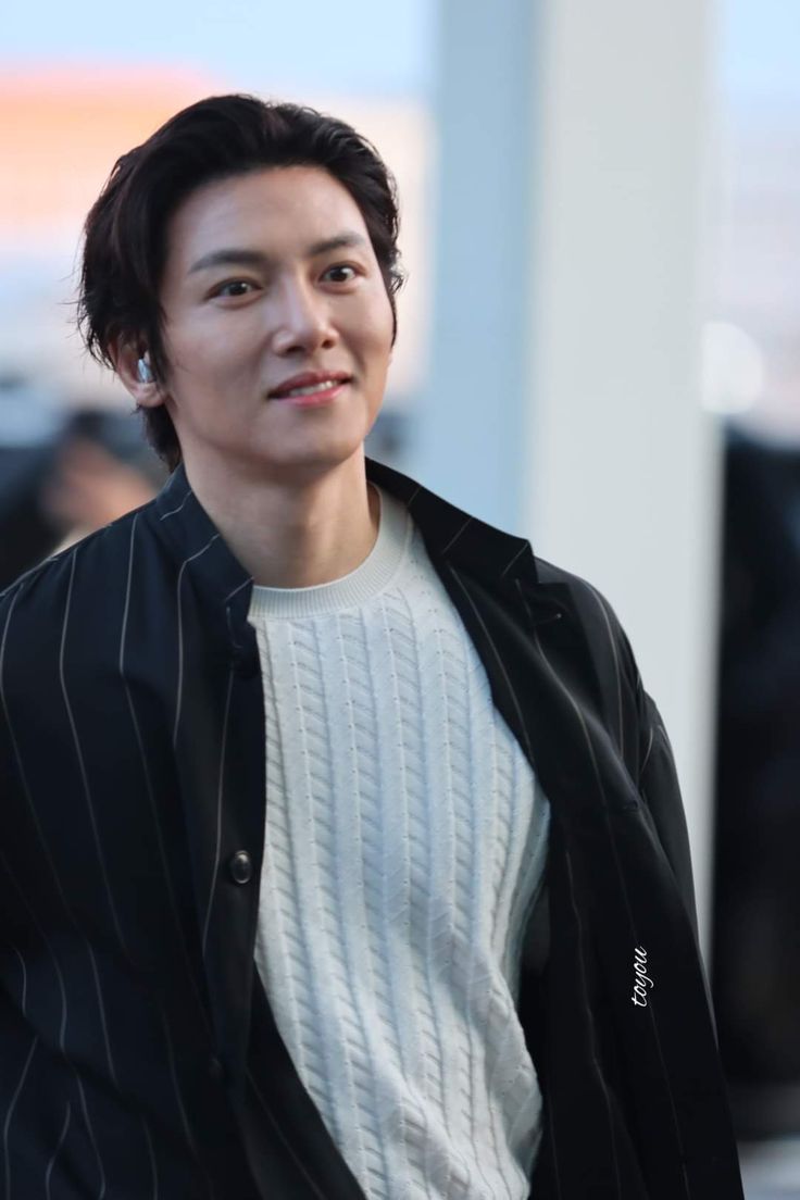 Behind-the-scenes cut of Ji Changwook