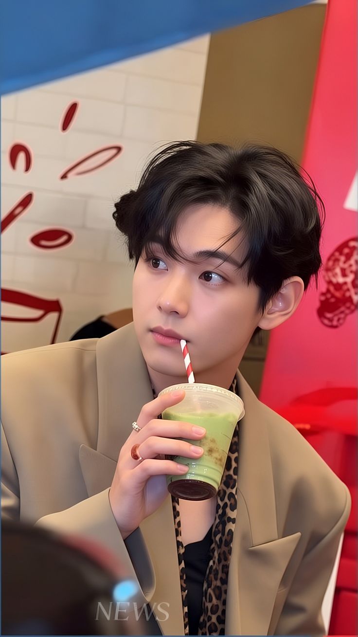 Today's popular wallpaper in Kim Taehyung (V) community