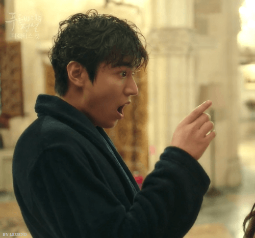 粉絲拍下的李敏鎬瞬間